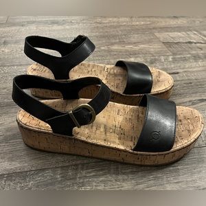 BORN Women’s Leather Sari Sandal Sz 10